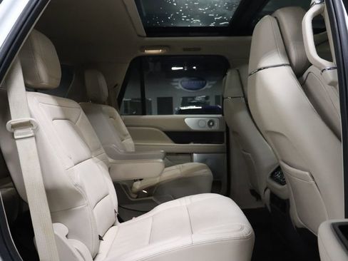 Used 2021 Lincoln Navigator Reserve w/ Luxury Package image 20