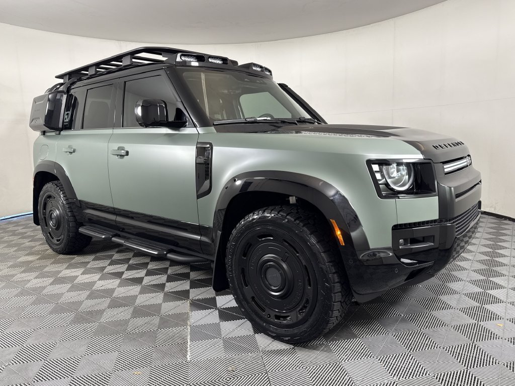 New 2026 Land Rover Defender 110 AWD/4WD image 9