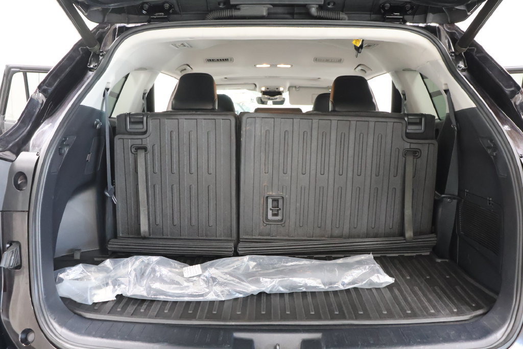 Used 2021 Toyota Highlander XLE AWD/4WD image 27