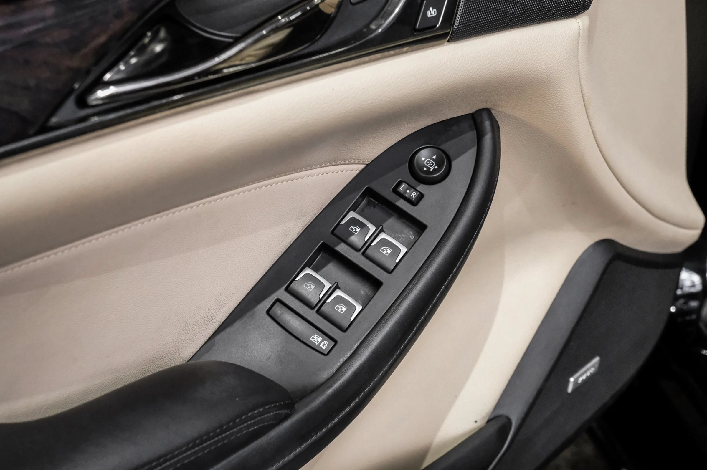 Used 2019 Cadillac CTS Luxury RWD image 46