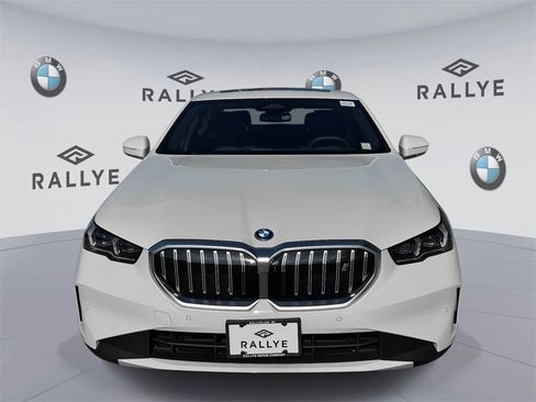 Certified 2025 BMW i5 xDrive40 w/ Premium Package image 2