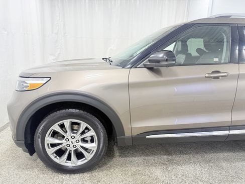Used 2021 Ford Explorer Limited w/ Equipment Group 301A image 4