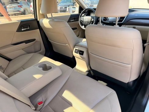 Used 2017 Honda Accord EX-L image 16