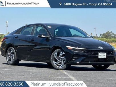 Used 2025 Hyundai Elantra Limited