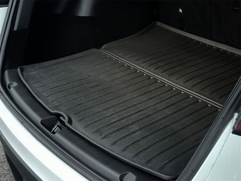 Used 2021 Tesla Model Y Long Range image 24