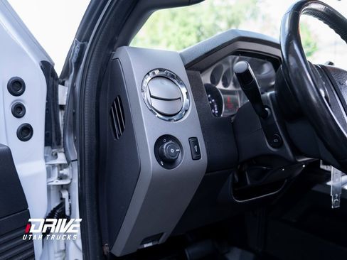 Used 2012 Ford F350 Lariat w/ Lariat Interior Pkg image 35