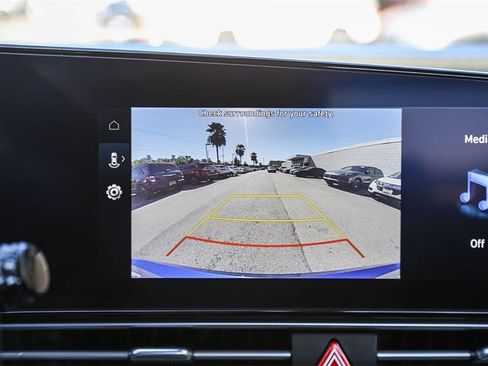 Certified 2024 Hyundai Elantra SEL w/ Convenience Package image 23