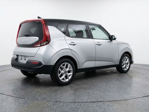 Used 2025 Kia Soul LX w/ LX Technology Package image 9
