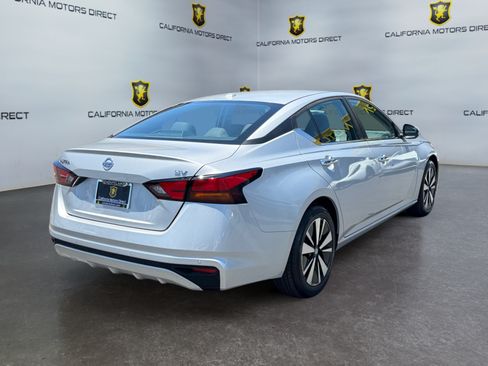 Used 2022 Nissan Altima 2.5 SV FWD image 5