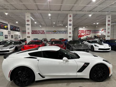 Used 2016 Chevrolet Corvette Z06 w/ Battery Protection Package RWD image 12