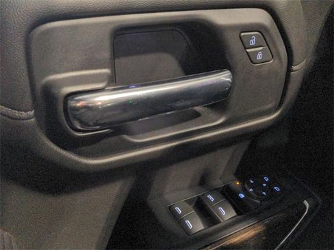 Used 2022 Chevrolet Silverado 1500 RST image 16