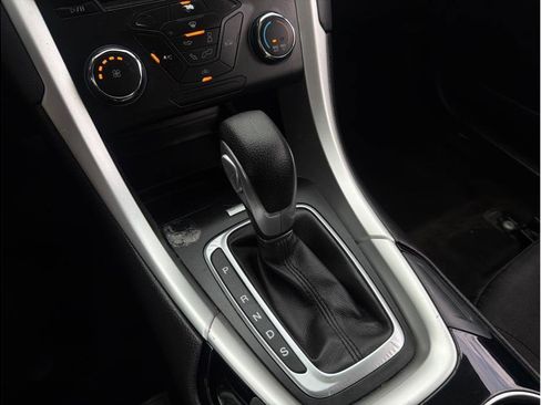 Used 2015 Ford Fusion SE FWD image 18