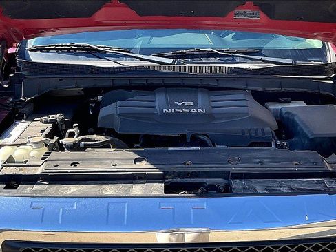 Used 2018 Nissan Titan SL image 30