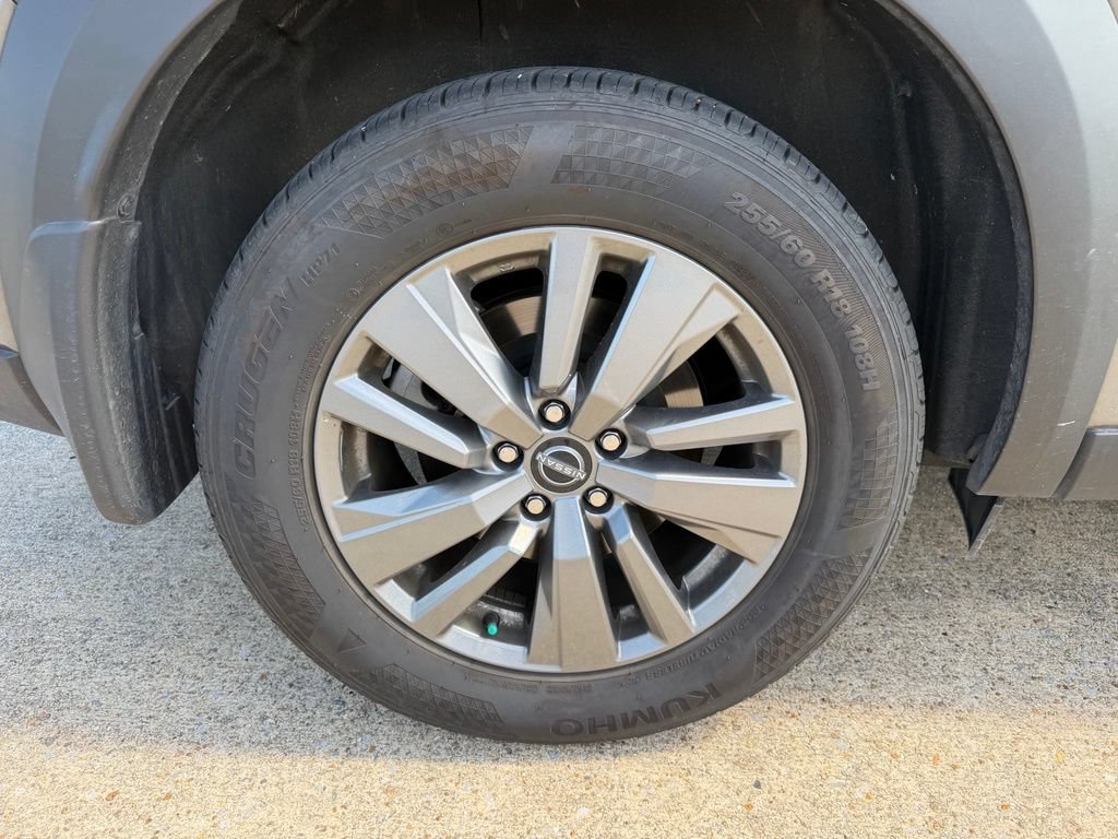 Used 2025 Nissan Pathfinder SV FWD image 4