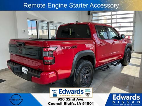 Used 2025 Nissan Frontier PRO-4X AWD/4WD image 9
