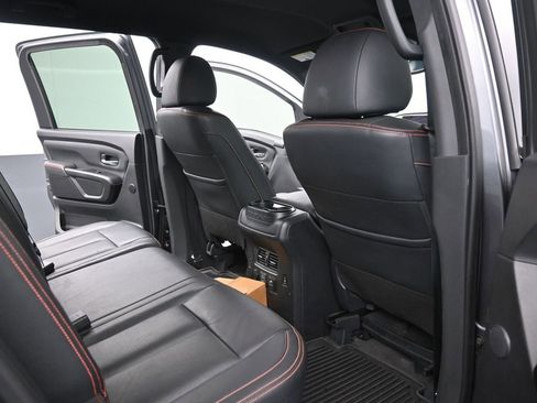Used 2021 Nissan Titan PRO-4X w/ Pro-4x Convenience Package image 9