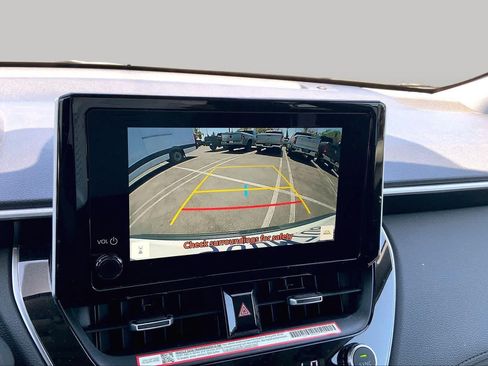 Used 2025 Toyota Corolla Cross XLE w/ Convenience Package FWD image 25