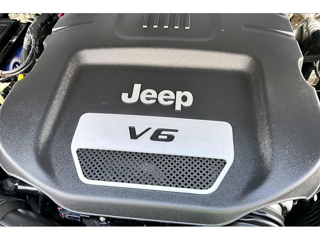 Used 2017 Jeep Wrangler Unlimited Rubicon w/ Connectivity Group AWD/4WD image 55