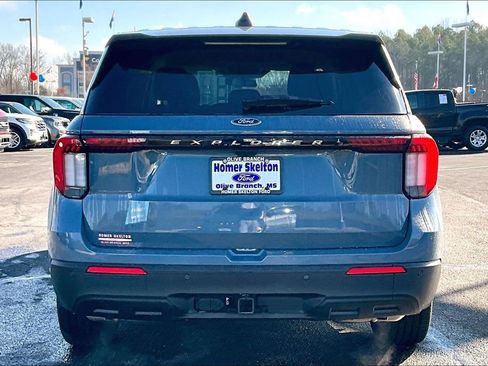 New 2026 Ford Explorer Active image 4