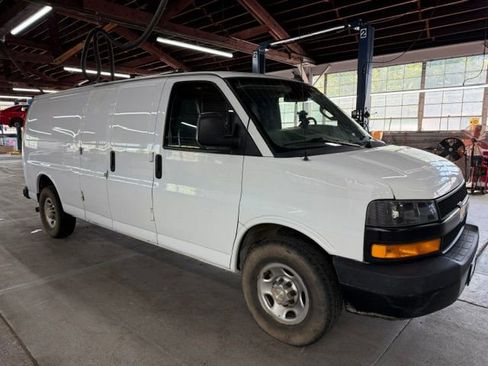 Used 2021 Chevrolet Express 3500 Extended w/ Driver Convenience Package RWD image 6