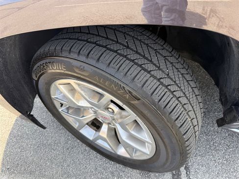 Used 2015 GMC Yukon XL SLE image 3