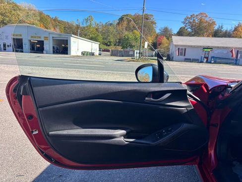 Used 2016 MAZDA MX-5 Miata Sport image 24