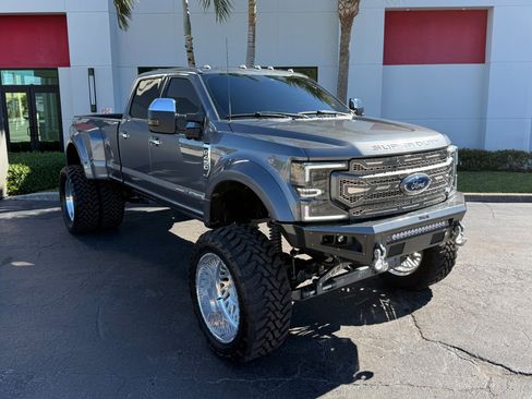 Used 2022 Ford F450 Platinum w/ FX4 Off-Road Package image 10