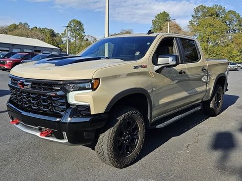 Used 2023 Chevrolet Silverado 1500 ZR2 w/ Technology Package image 3