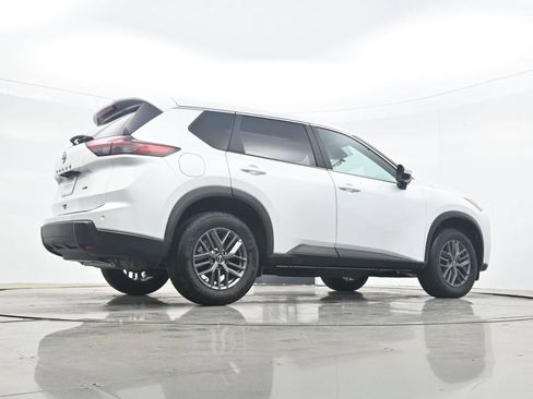 Used 2026 Nissan Rogue SV image 29