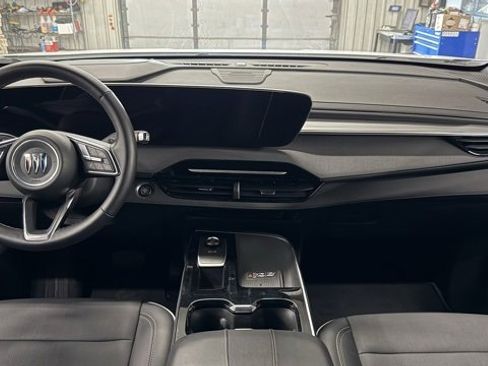 Used 2025 Buick Enclave Preferred image 31