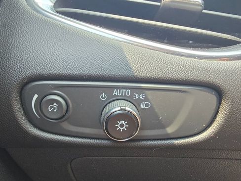 Used 2018 Chevrolet Malibu LT FWD image 21