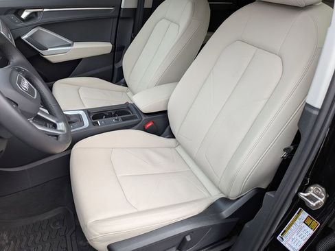 Used 2025 Audi Q3 2.0T Premium w/ Convenience Package image 12