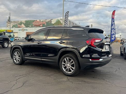 Used 2022 GMC Terrain SLT w/ Infotainment Package II image 8