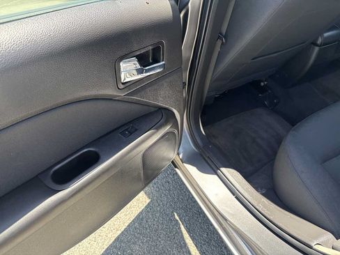Used 2011 Ford Fusion SE FWD image 10
