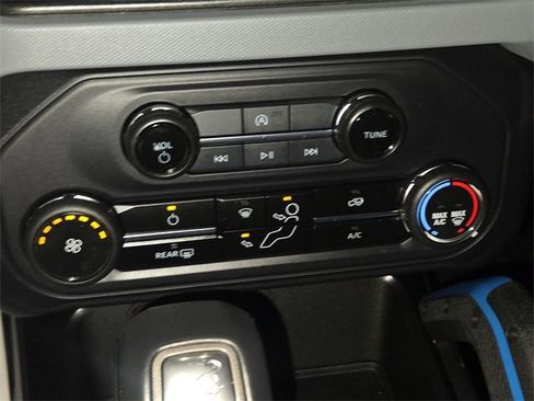 Used 2023 Ford Bronco Black Diamond image 18