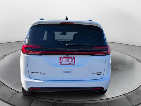 New 2026 Chrysler Pacifica Limited w/ S Appearance Package AWD/4WD image 4