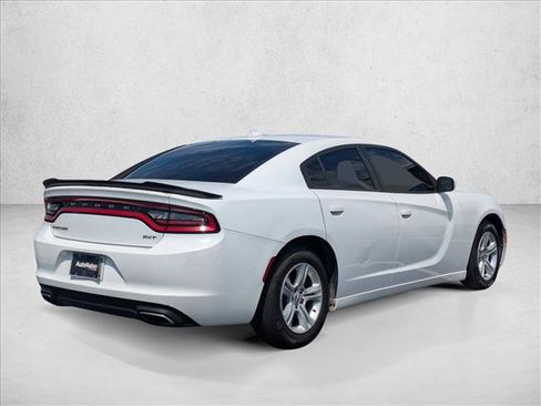 Used 2017 Dodge Charger SXT RWD image 5