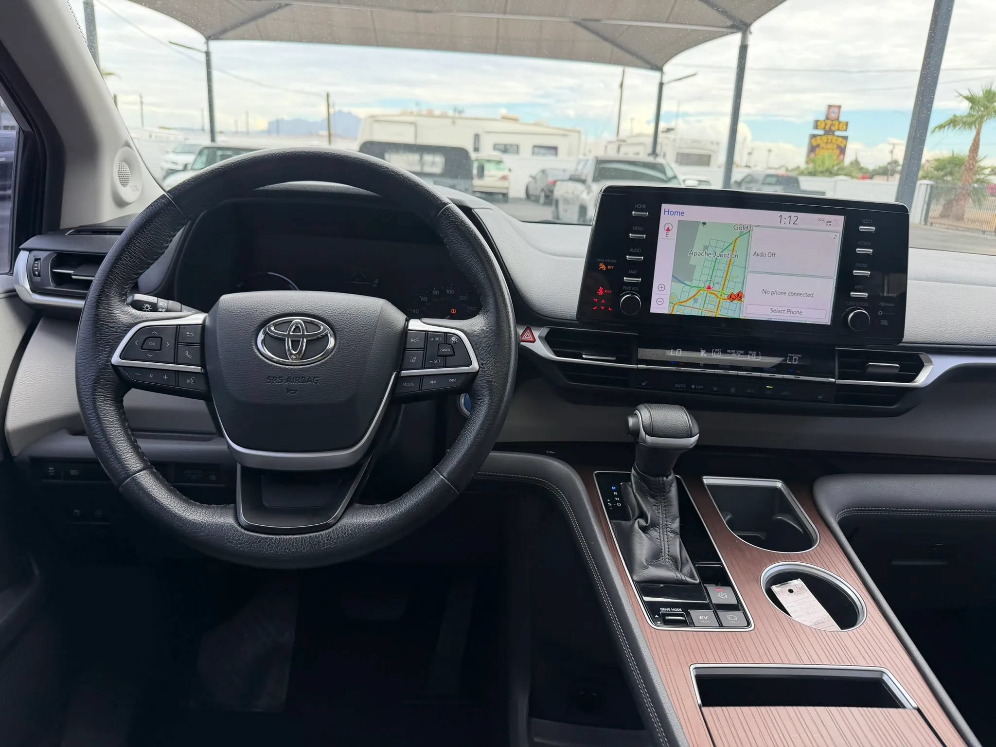 Used 2022 Toyota Sienna XLE w/ XLE Plus Package FWD image 25