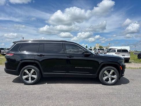 Used 2021 Jeep Grand Cherokee L Limited AWD/4WD image 1
