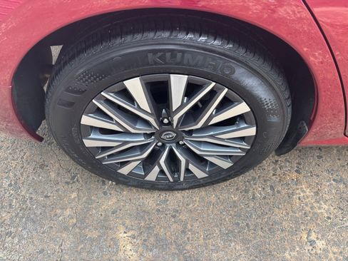 Used 2025 Nissan Altima 2.5 SV FWD image 24
