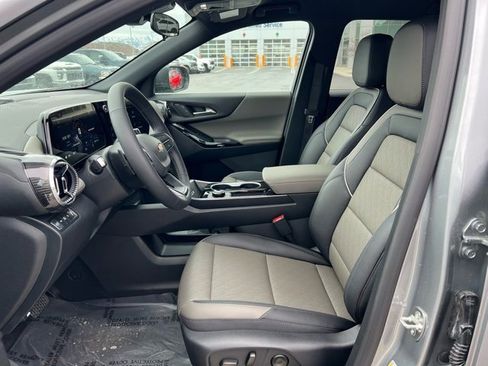 New 2026 Chevrolet Equinox LT w/ Convenience Package II image 3