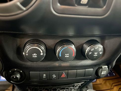 Used 2016 Jeep Wrangler Unlimited Sport w/ Quick Order Package 24S AWD/4WD image 15