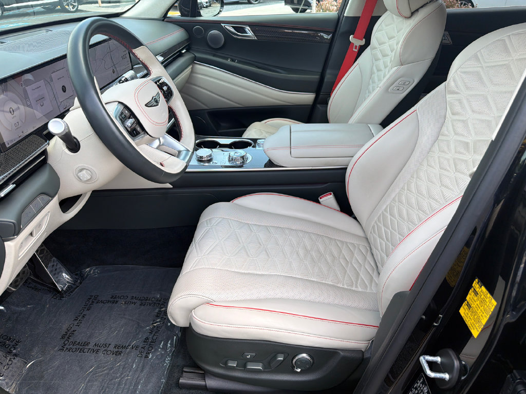 Used 2025 Genesis GV80 3.5T e-SC AWD/4WD image 11