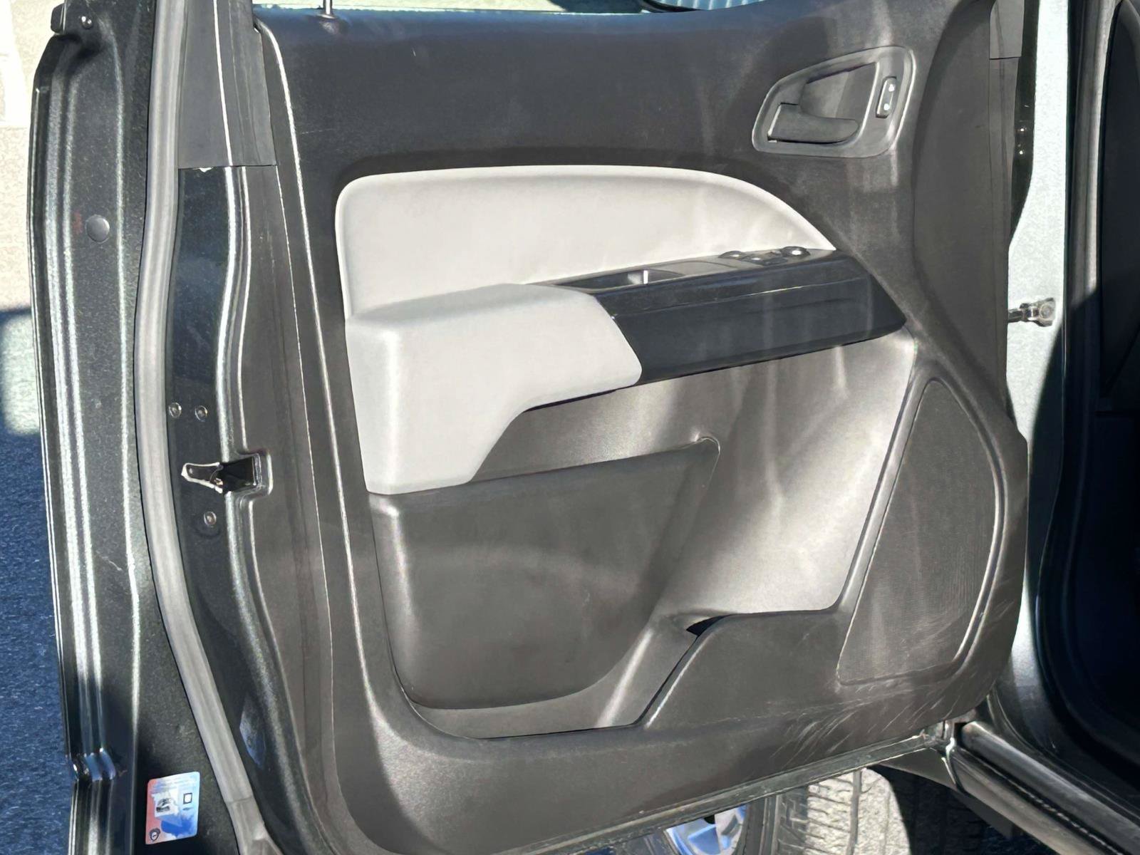 Used 2017 Chevrolet Colorado W/T w/ WT Convenience Package RWD image 15