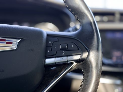 Used 2021 Cadillac XT6 Premium Luxury image 13