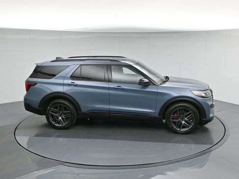 Used 2025 Ford Explorer ST image 56