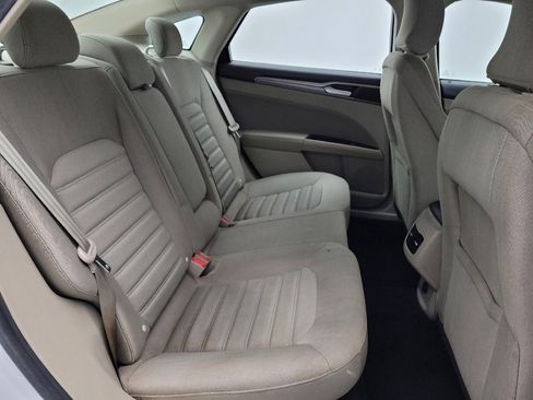 Used 2019 Ford Fusion SE image 19