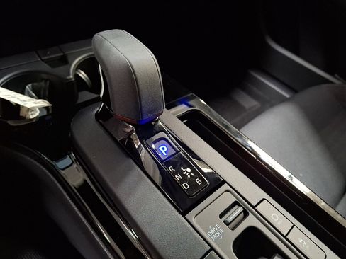 New 2026 Toyota Prius Plug-In Hybrid FWD image 11