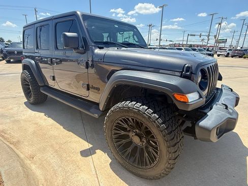 Used 2022 Jeep Wrangler Unlimited Sport AWD/4WD image 7