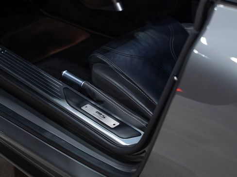 Used 2010 Aston Martin DBS image 25